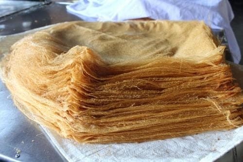 Susunan Kuih Karas yang berlapis.