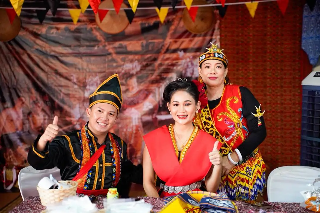 Busana tradisional masyarakat Siam sempena sambutan Songkran 2026.