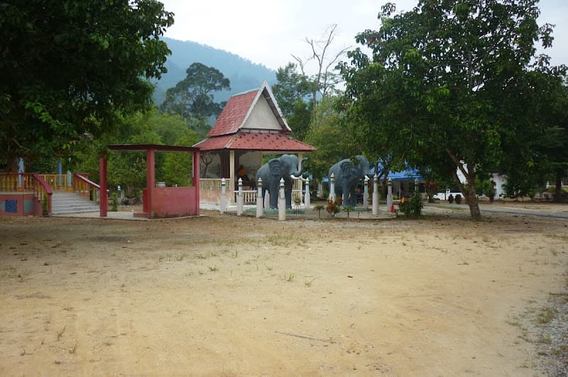 Elephant-statue pavilion within the Wat Chong Charern Suddhaward compound, Sik, Kedah