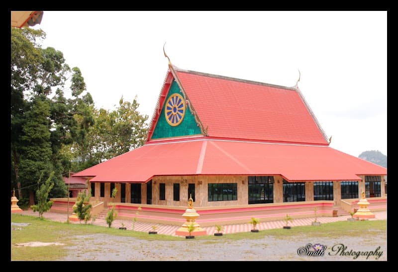 Main hall of Wat Kubang Tiga, Chuping, Perlis
