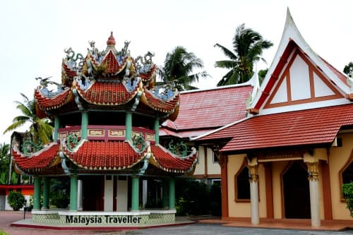 Pavilion and main hall at Wat Machimmaram, Kampung Jubakar, Tumpat, Kelantan